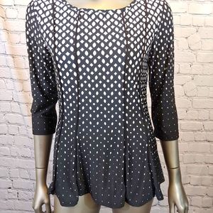 333. la vanya NWT B&W Stretchy top Petite Large